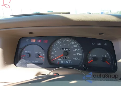 2005 Mercury Grand Marquis Gs z USA, uszkodzony, nr VIN 2MEFM74W85X669839